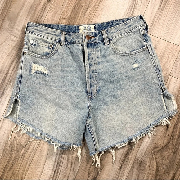 We The Free / Free People Denim Shorts - Picture 2 of 6